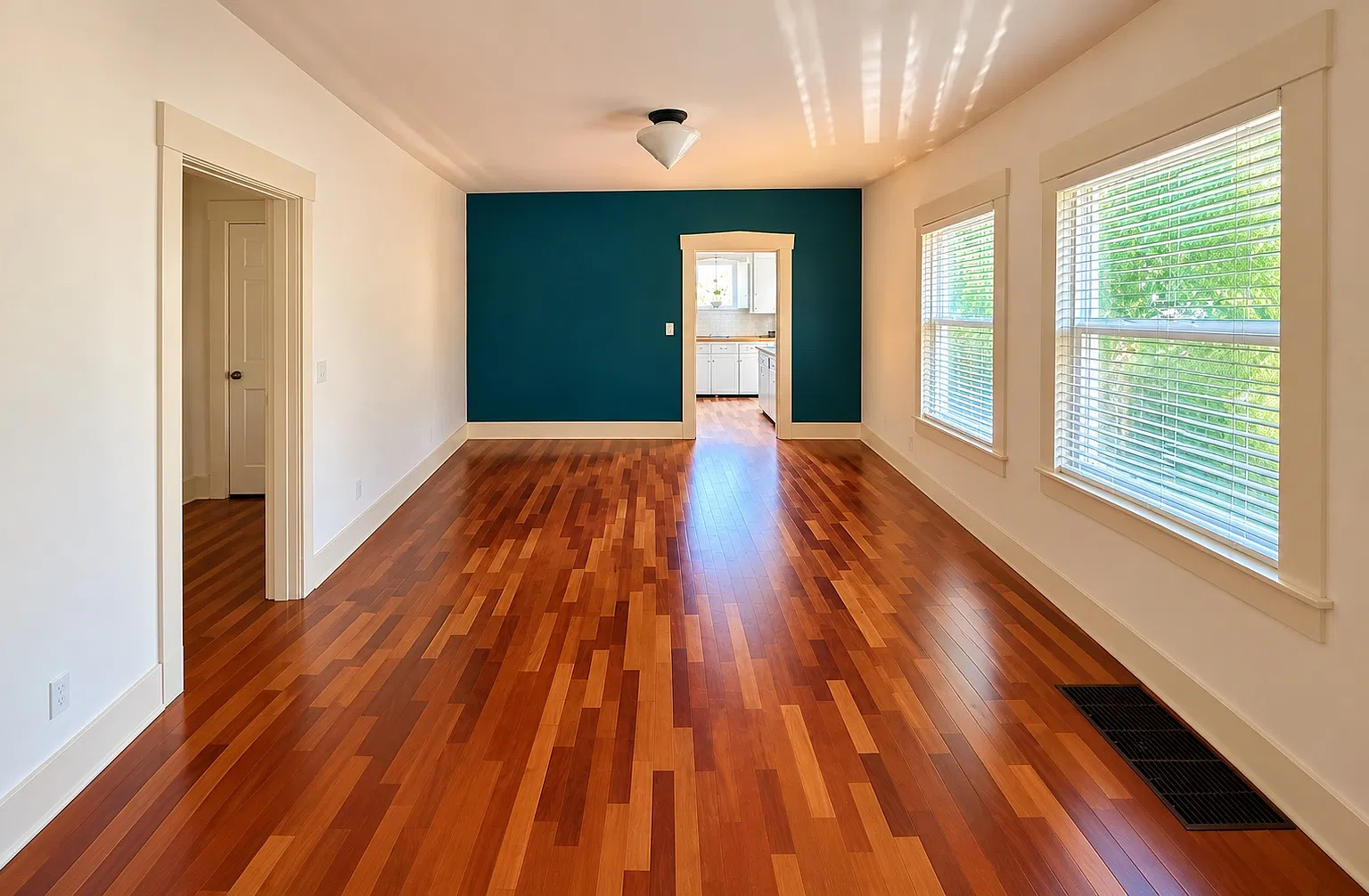 3 bed, 1400 sqft, $4,300 — Photo 4