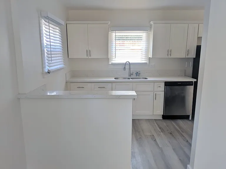4041 Van Buren Pl — Photo 3