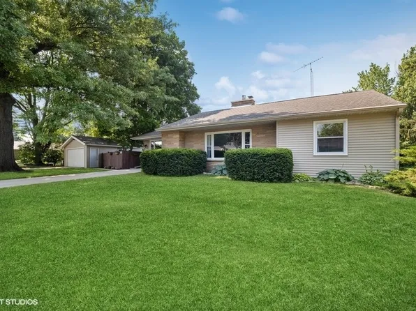 1228 Tilton Park Dr, Rochelle, IL 61068