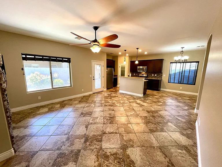 2448 Cliff Rose Way — Photo 5