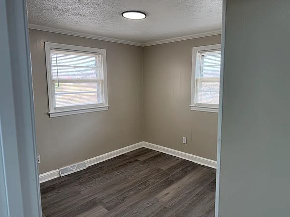 4th image of 313 Union St