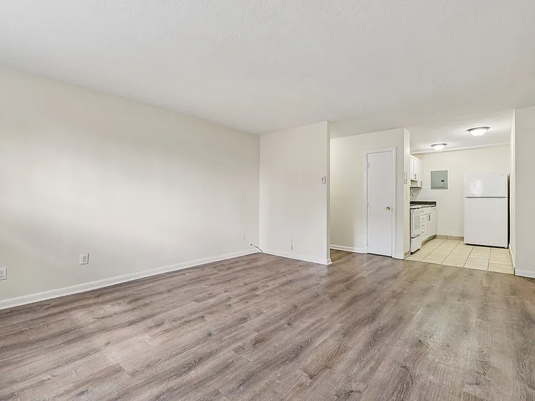 Gardner Street Apartments — Photo 28
