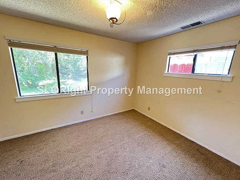 331 Henrietta Ave — Photo 13