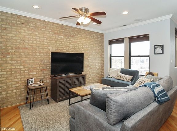 2nd image of 4818 N Hoyne Ave APT 4