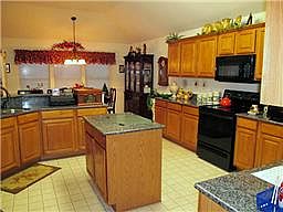 4th image of 125 Willow Creek Dr