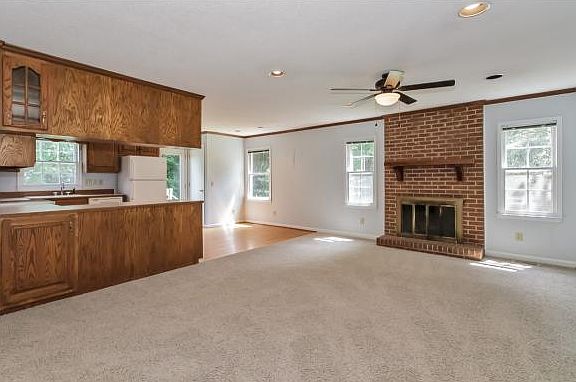 2nd image of 405 Westminster Dr