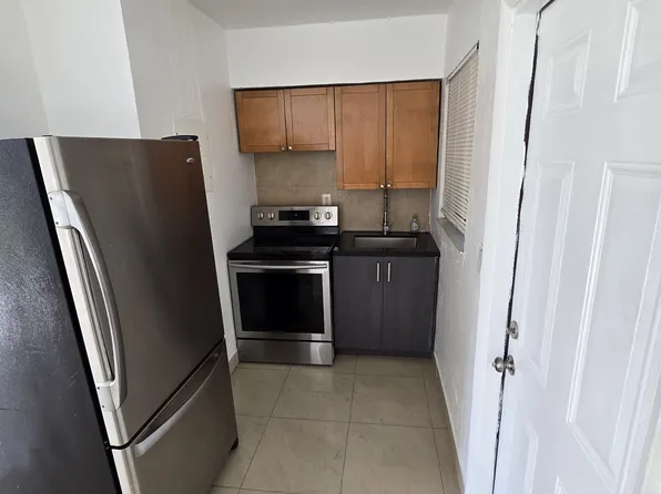 133 SW 5th Ct #C, Dania, FL 33004