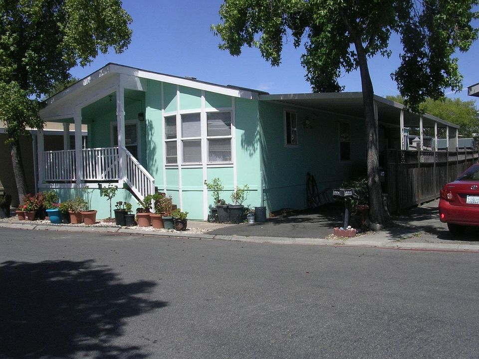 1st image of 224 El Bosque St