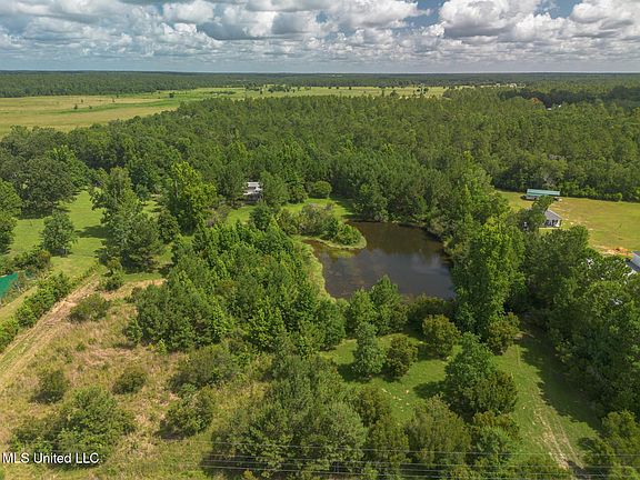 4th image of 22506 Maes Ln