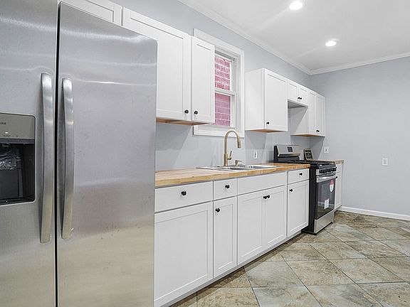 5th image of 829 E 229th St