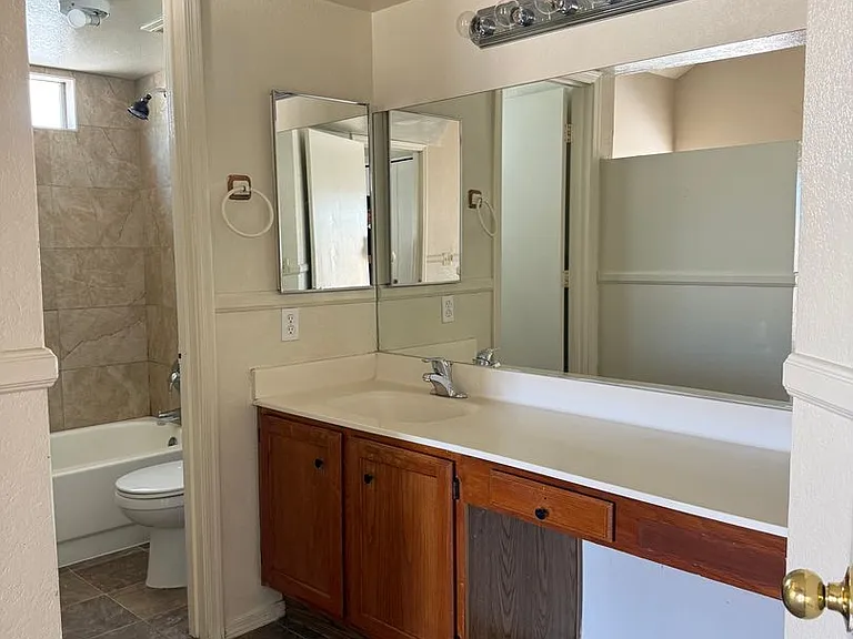 441 S Maple St #10 — Photo 13