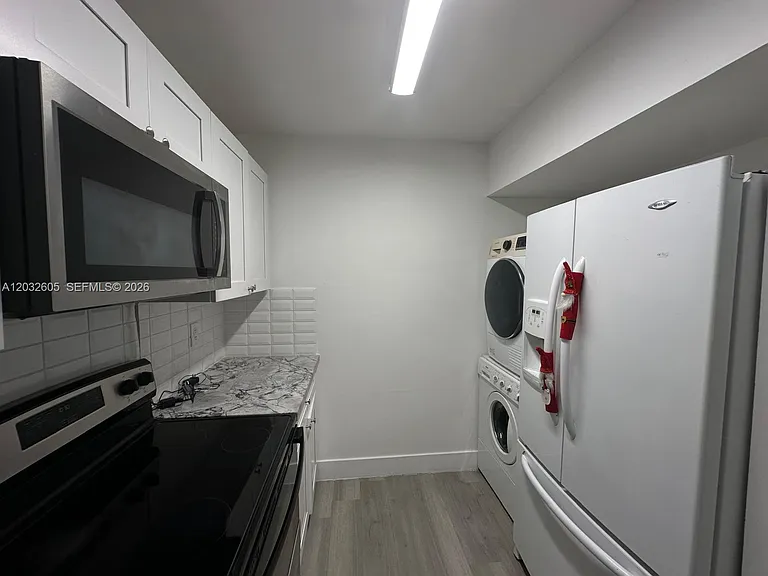 10050 NW 6th St #202 — Photo 13