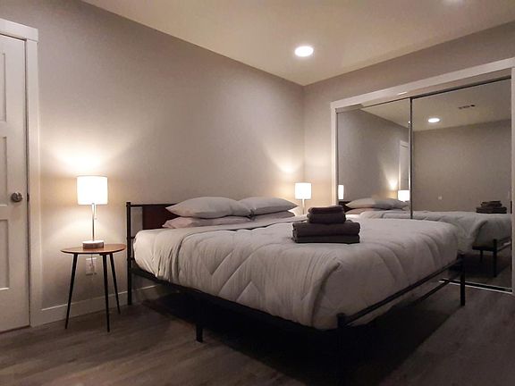 Bedroom 2 - King Bed