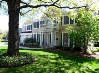 1220 Heatherton Dr, Naperville, IL 60563
