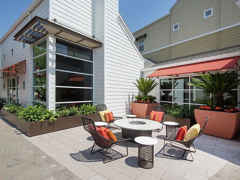 The Hamptons Apartment Homes — Photo 21