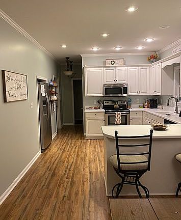 5th image of 3605 Thornwood Trl