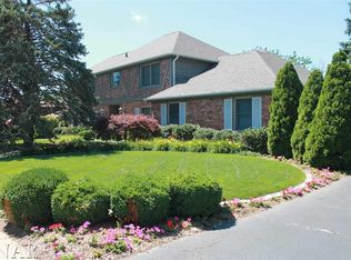 219 Mays Dr, Bloomington, IL