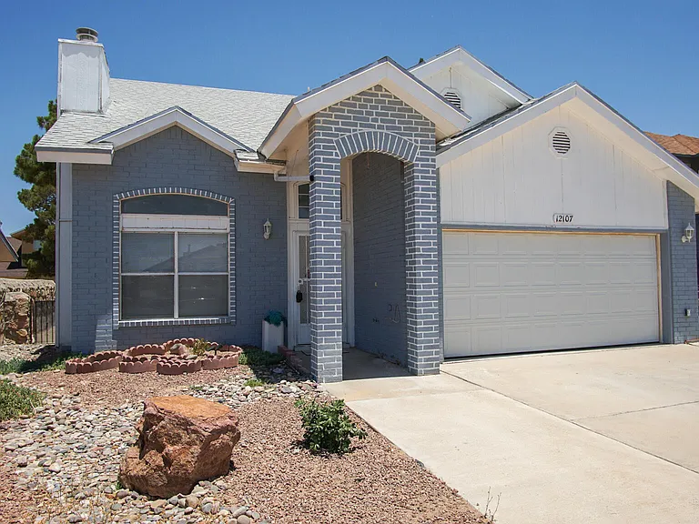 12107 Valley Quail Dr — Photo 2