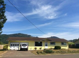 265 Hummingbird Ln, Tillamook, OR 97141