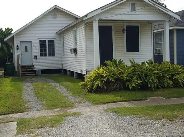 542 2nd Ave, Harvey, LA 70058