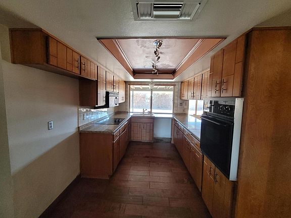 2nd image of 9000 E Calle Bolivar