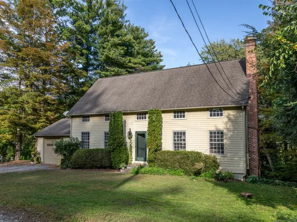 19 Ruffin Rd, Woodbury, CT 06798