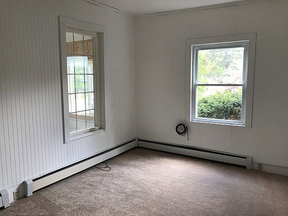 3rd image of 905 N Perry St