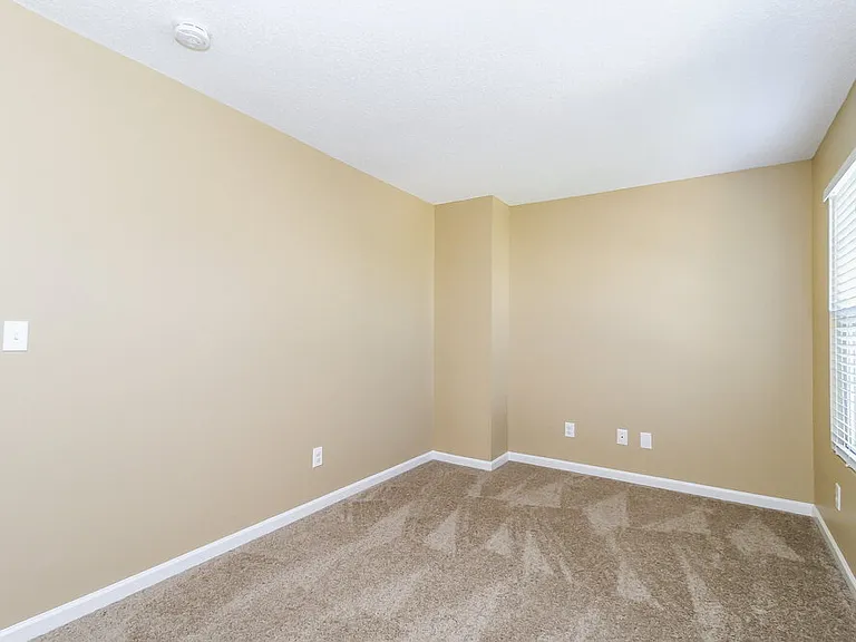 300 Creekview Dr — Photo 19