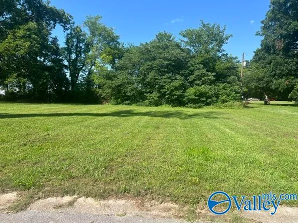 522 Walnut St NW, Decatur, AL 35601