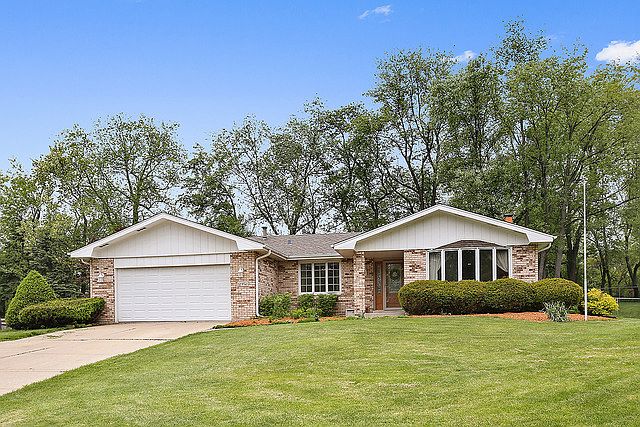 1st image of 12352 Lake View Pl