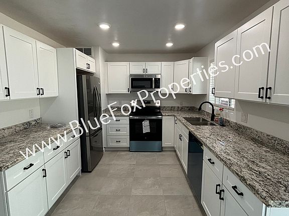 4th image of 2534 N Jordan Dr