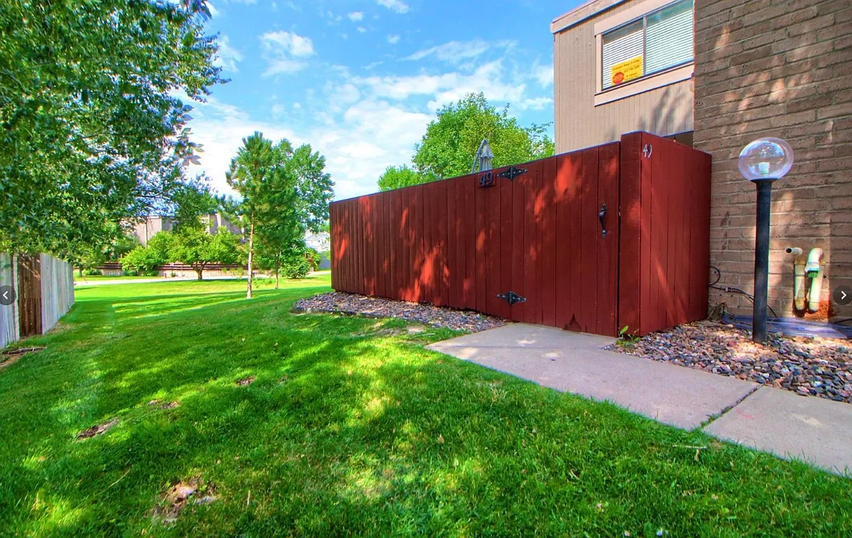 2 bed, 2072 sqft, $2,800 — Photo 2
