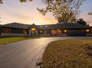 97 Highcrest Ct, Shannon, IL 61078