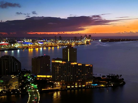 4th image of 951 Brickell Avenue #4308