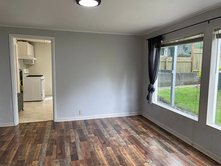 2111-13 Nob Hill Ave N #2111A-21131/2 — Photo 2