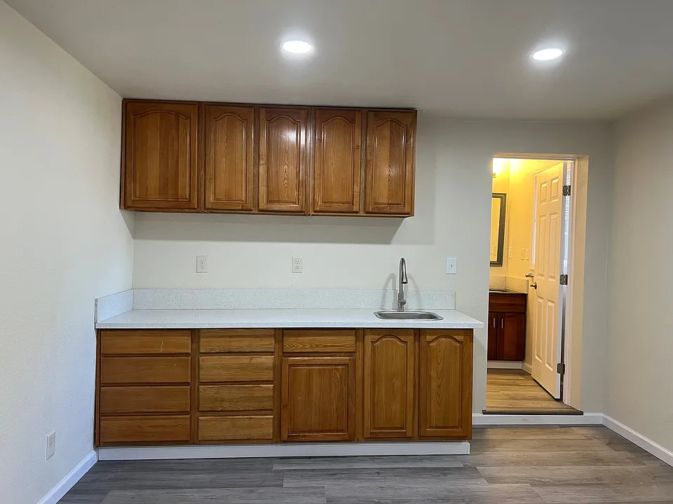 2417 Princeton Ave #4
