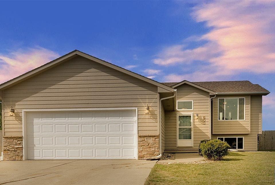 1st image of 603 Rosewood Dr
