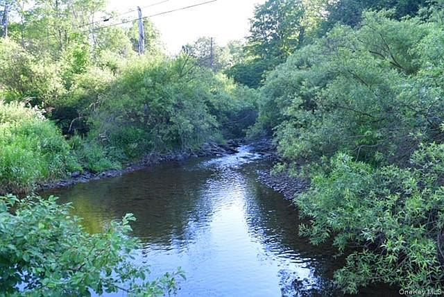 1st image of 609 Grooville Road