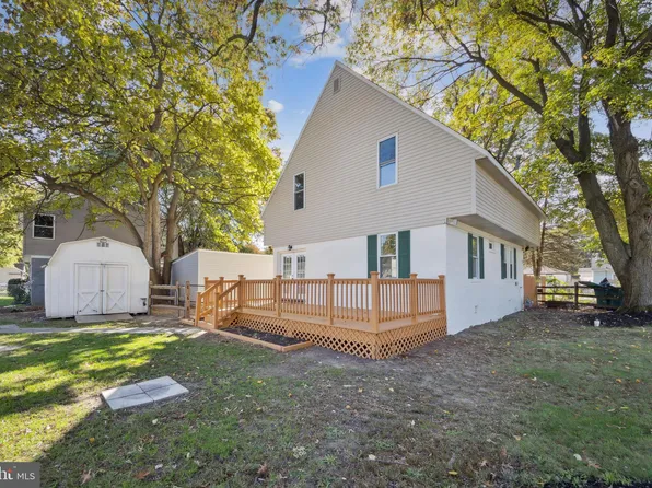 5504 Schumacher Dr, Bristol, PA 19007