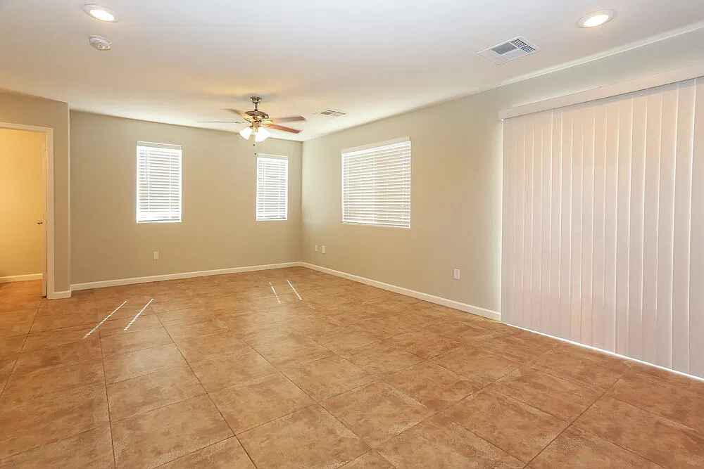 3 bed, 2.5 bath, 1650 sqft, $2,110 — Photo 4