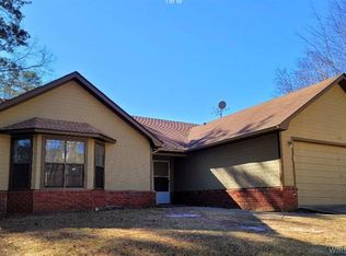 154 Parkwood Cir, Ozark, AL 36360