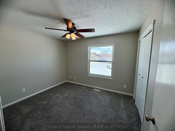 5th image of 903 E Avenue Pl