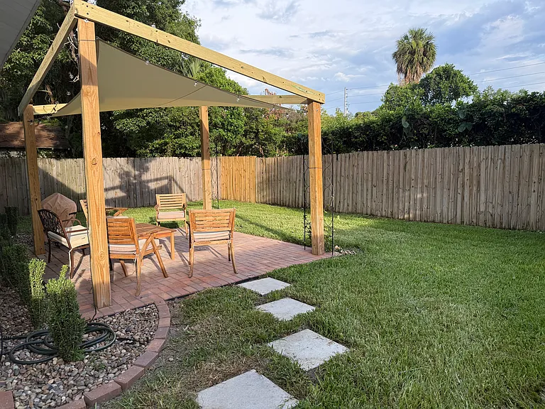 1550 Indiana Ave — Photo 10