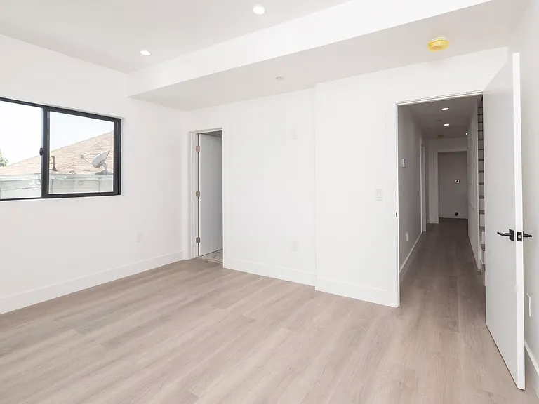 1571 Ricardo St #1 — Photo 10