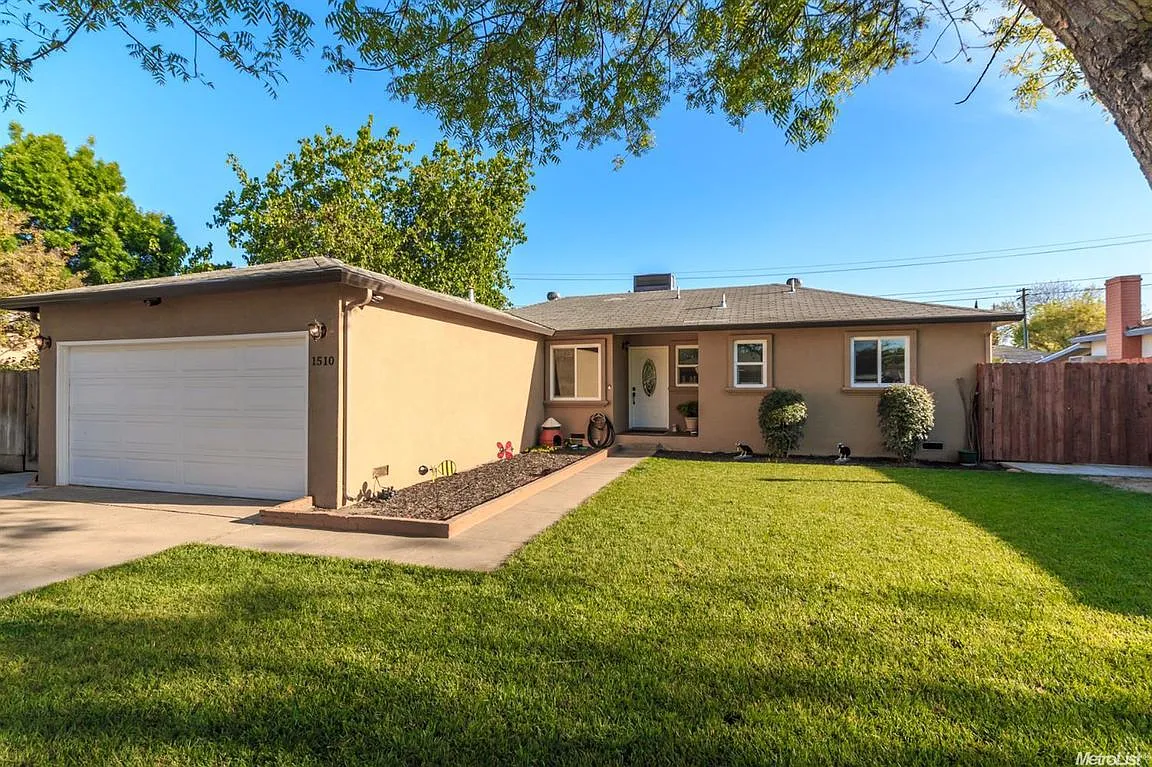 1510 Lorainne Ave photo 1