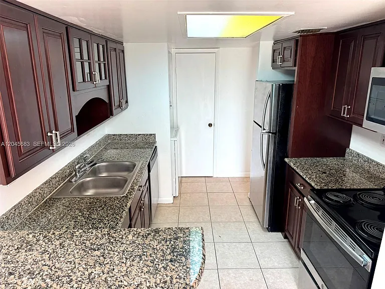 9112 SW 159th Ter #A — Photo 4