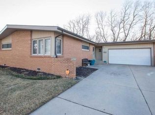 1813 N Edgemoor Dr, Wichita, KS 67208