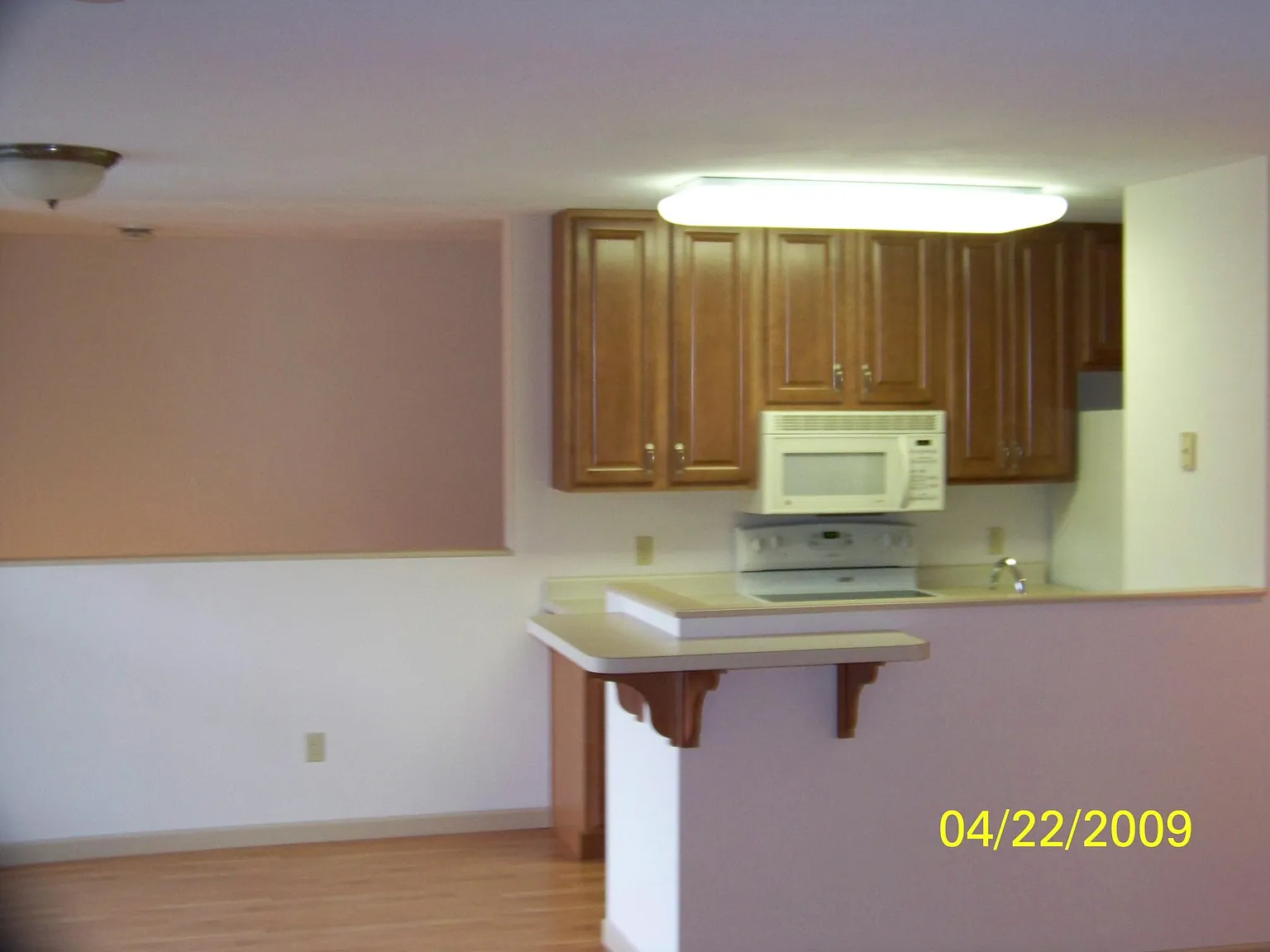 2 bed, 1100 sqft, $995 — Photo 3