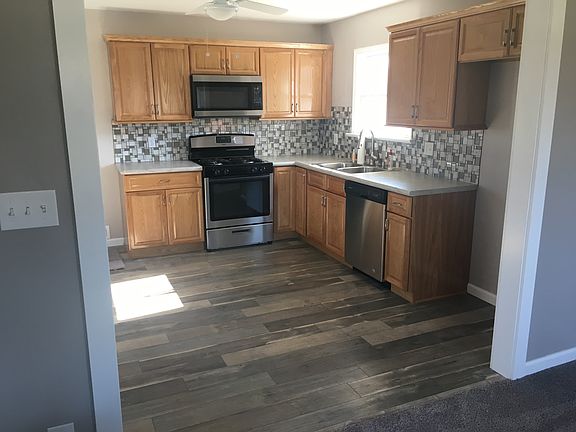 5th image of 1489 Diana Dr