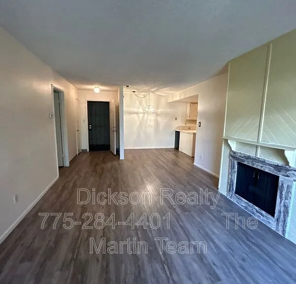 2300 Dickerson Rd #16 — Photo 6